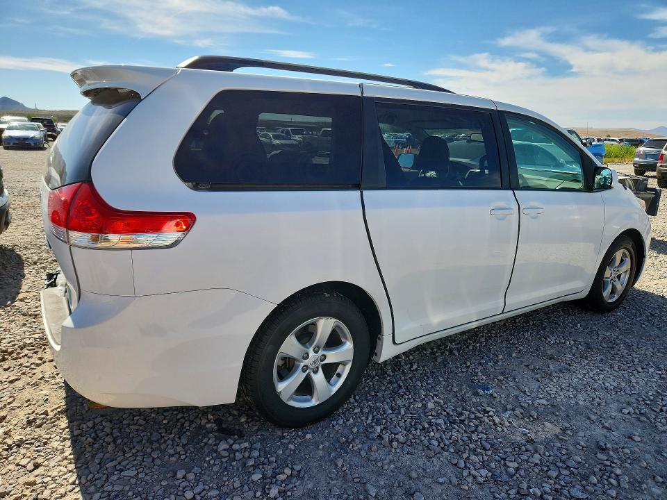 Продажа на аукционе авто 2011 Toyota Sienna, vin: 5TDKK3DCXBS086085, номер лота: 55799876