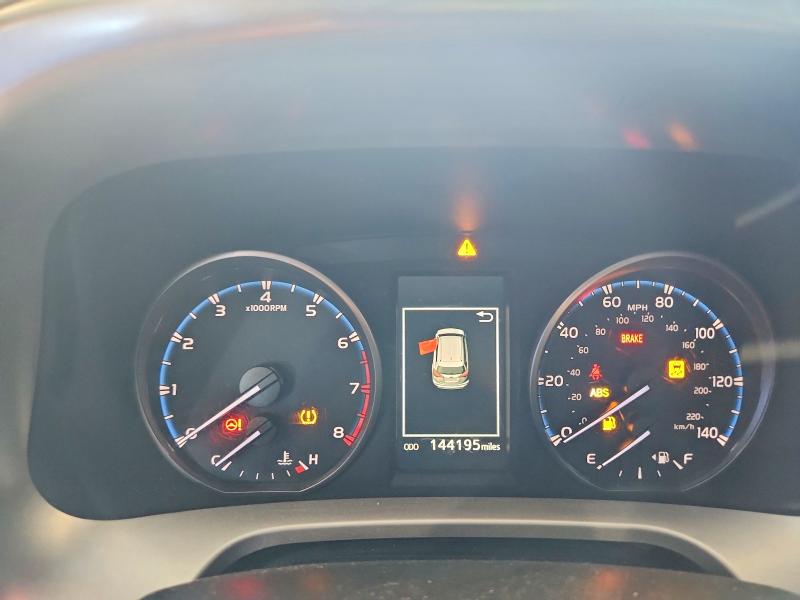 Продажа на аукционе авто 2017 Toyota Rav4, vin: JTMBFREV8HJ104810, номер лота: 55521866