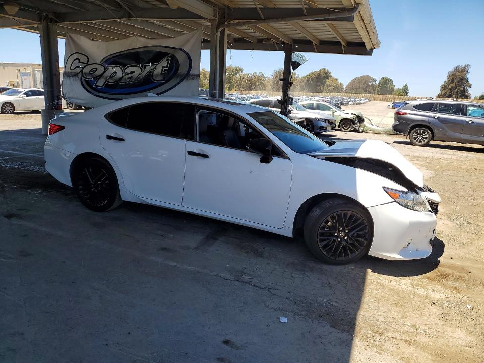 57047716 :رقم المزاد ، JTHBK1GG9F2180019 vin ، 2015 Lexus Es مزاد بيع