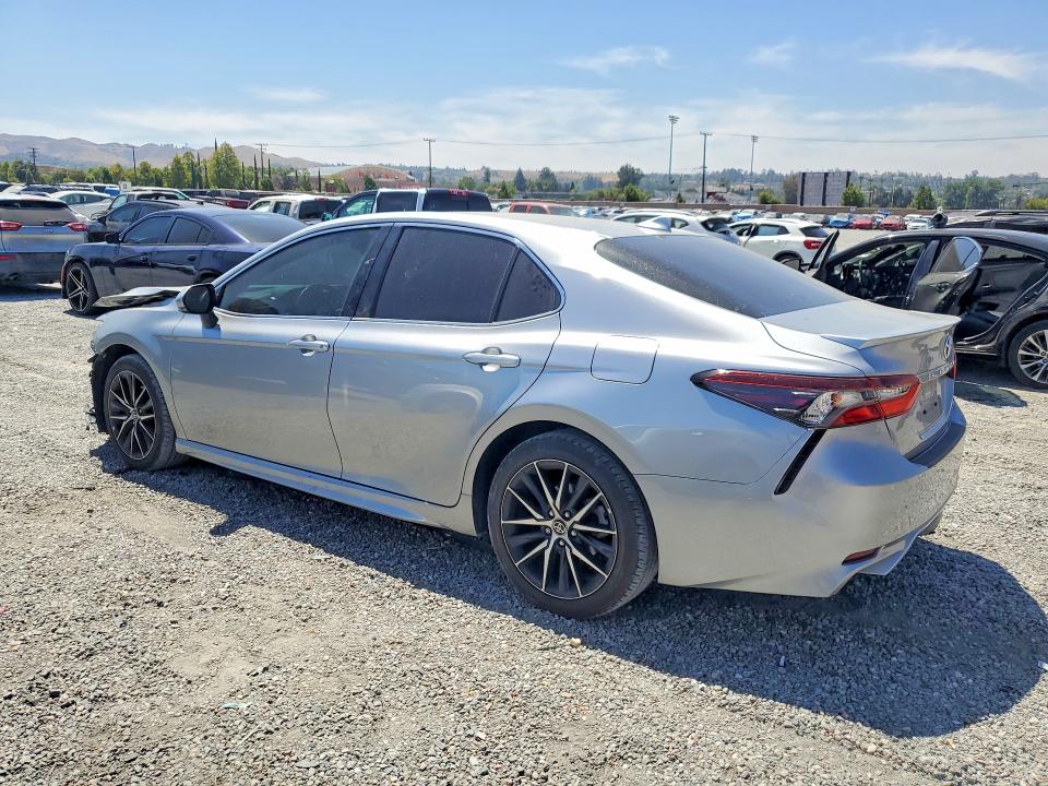 2022 Toyota Camry მანქანა იყიდება აუქციონზე, vin: 4T1G11AK4NU677226, აუქციონის ნომერი: 56365326