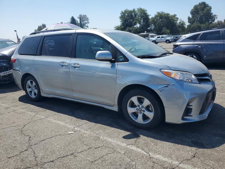 55671146 :رقم المزاد ، 5TDKZ3DC5KS993841 vin ، 2019 Toyota Sienna مزاد بيع