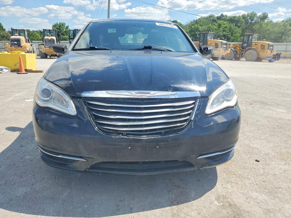 56074106 :رقم المزاد ، 1C3CCBAB6EN122957 vin ، 2014 Chrysler 200 مزاد بيع