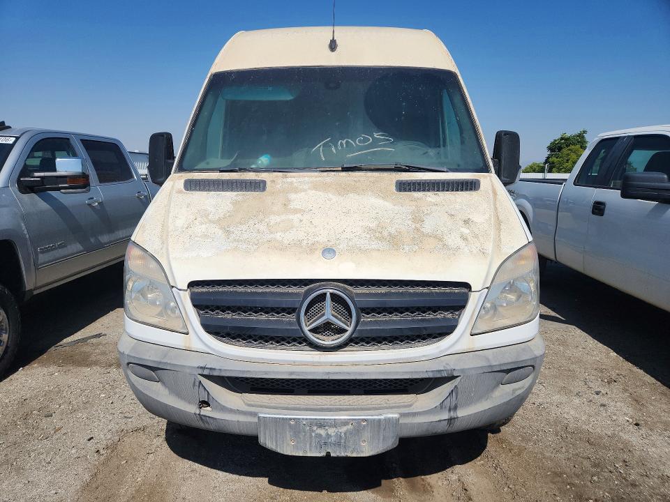 53405526 :رقم المزاد ، WD3PF1CC1C5670960 vin ، 2012 Mercedes Benz Sprinter مزاد بيع