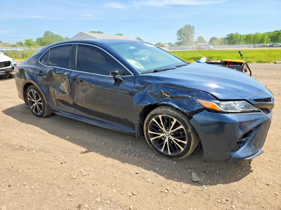 54632056 :رقم المزاد ، 4T1B11HK8KU701295 vin ، 2019 Toyota Camry مزاد بيع
