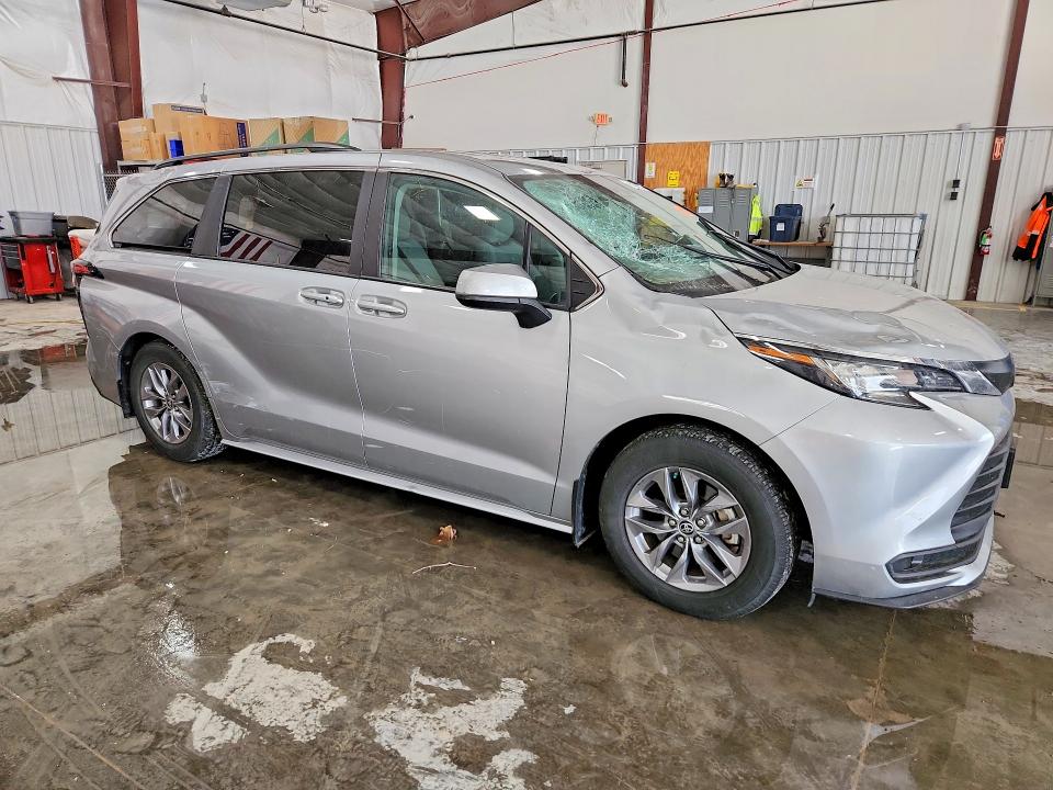 58296686 :رقم المزاد ، 5TDKSKFC6NS069389 vin ، 2022 Toyota Sienna مزاد بيع
