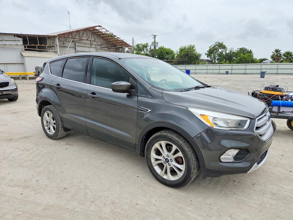 58241476 :رقم المزاد ، 1FMCU0GD5HUC09986 vin ، 2017 Ford Escape مزاد بيع