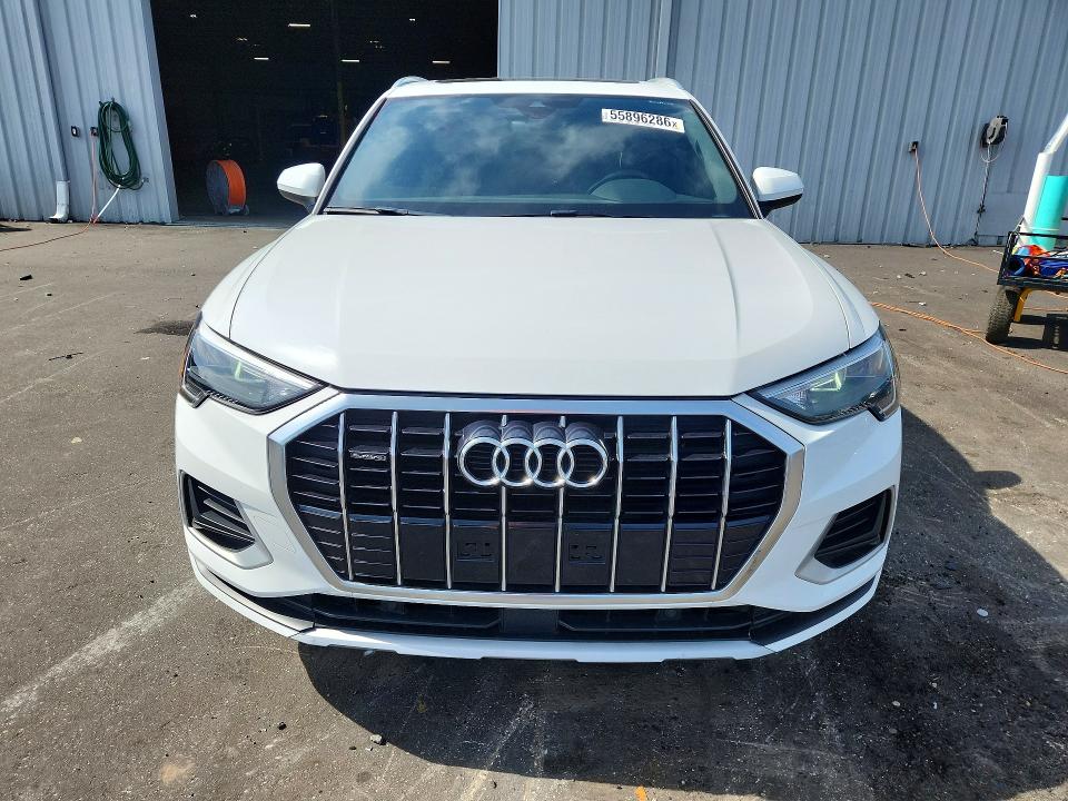 55896286 :رقم المزاد ، WA1AUCF39M1091596 vin ، 2021 Audi Q3 مزاد بيع