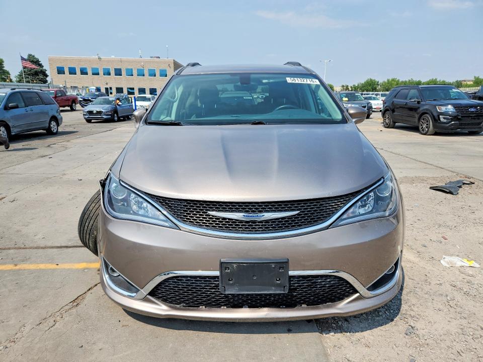58132716 :رقم المزاد ، 2C4RC1BG4HR660042 vin ، 2017 Chrysler Pacifica مزاد بيع