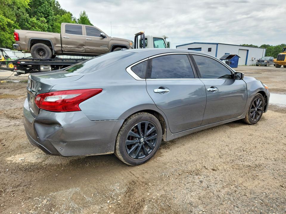 58536766 :رقم المزاد ، 1N4AL3AP7JC248261 vin ، 2018 Nissan Altima مزاد بيع