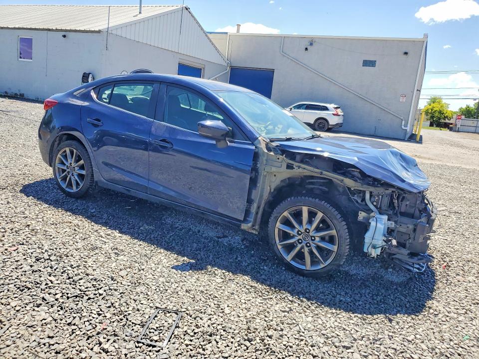 55534956 :رقم المزاد ، 3MZBN1V30JM275009 vin ، 2018 Mazda 3 مزاد بيع