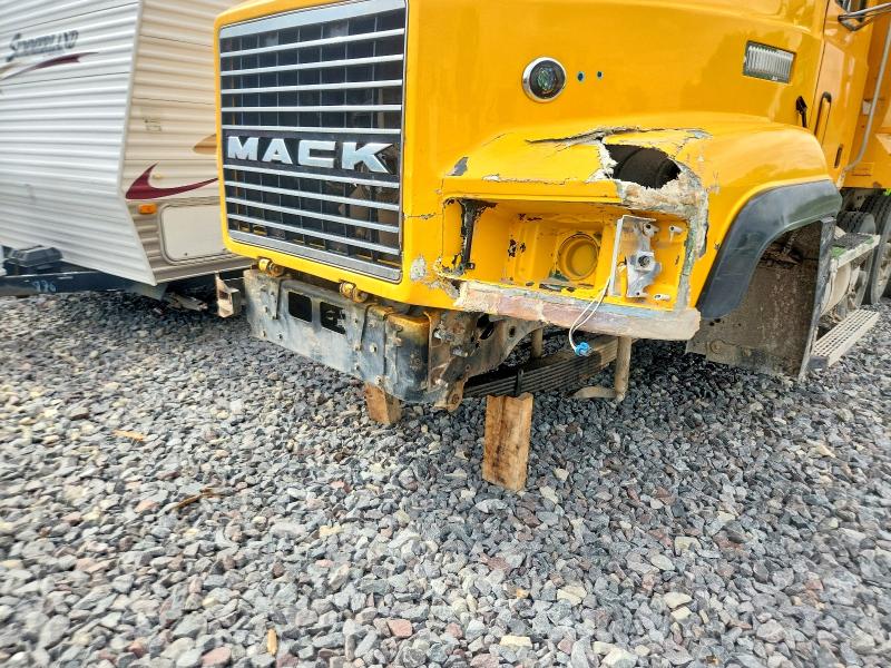 Продажа на аукционе авто 1998 Mack Cl713, vin: 1M2AD62C6WW006986, номер лота: 57714006