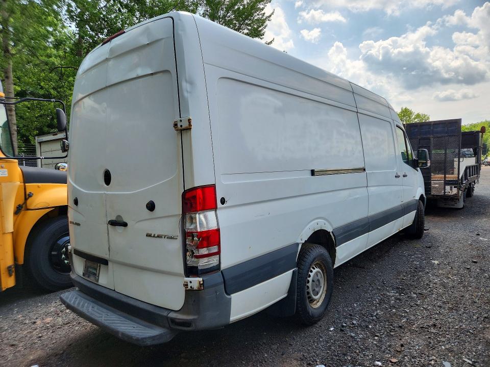 Продажа на аукционе авто 2015 Mercedes Benz Sprinter, vin: WD3PE8DC4F5972127, номер лота: 52272776