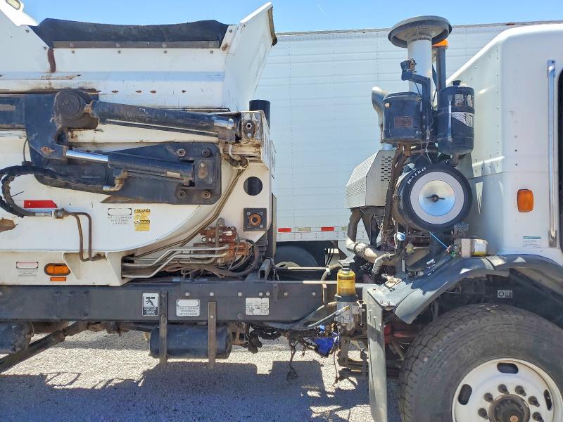Продаж на аукціоні авто 2011 Peterbilt 320, vin: 3BPZL00X5BF120196, номер лоту: 57728166