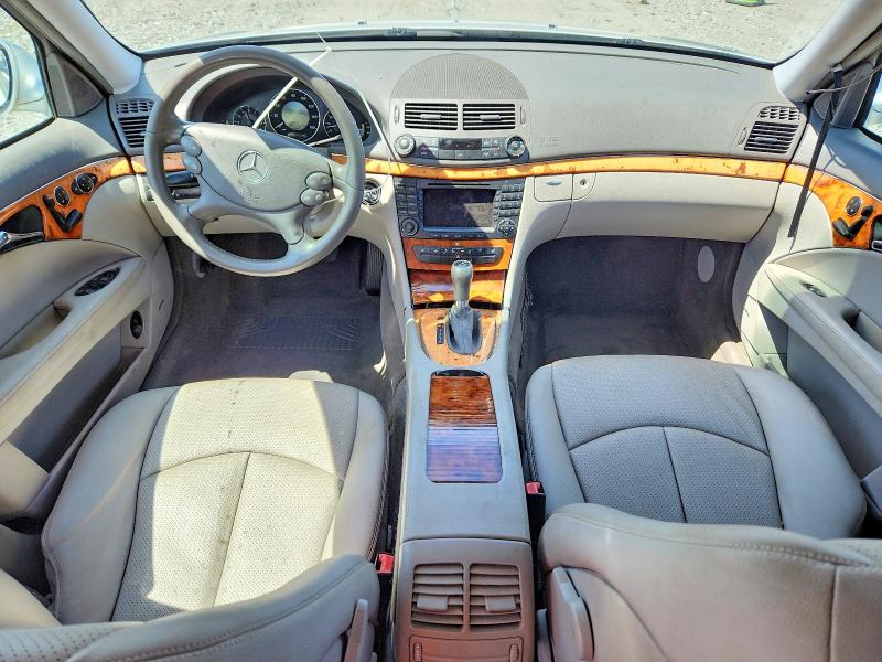 57223056 :رقم المزاد ، WDBUF56X47B077727 vin ، 2007 Mercedes-benz E مزاد بيع