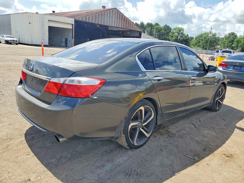52673096 :رقم المزاد ، 1HGCR2F3XFA039604 vin ، 2015 Honda Accord مزاد بيع