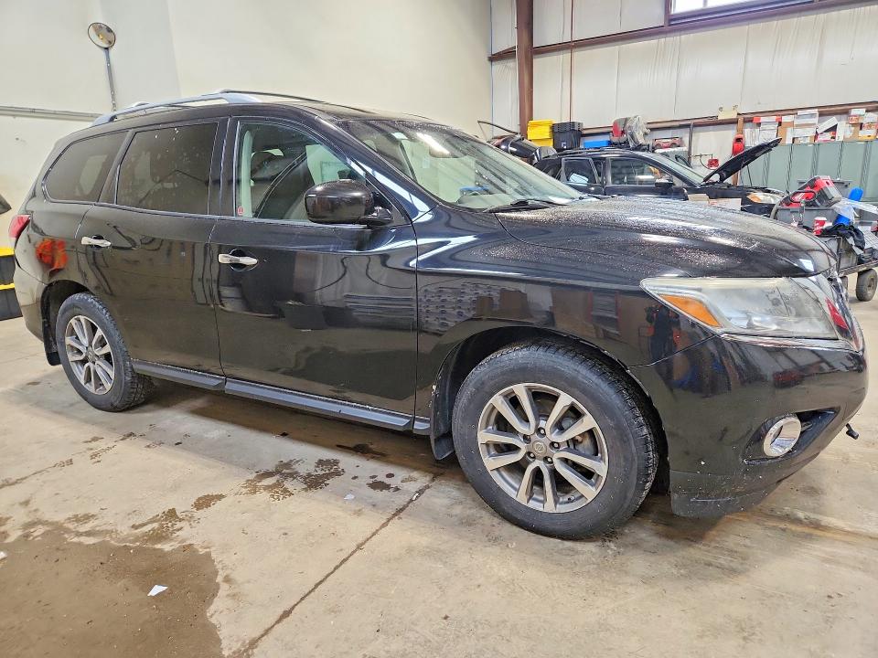 56047466 :رقم المزاد ، 5N1AR2MM2FC645254 vin ، 2015 Nissan Pathfinder مزاد بيع