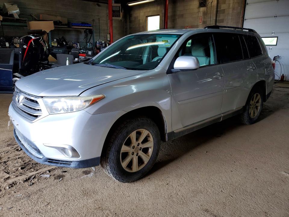 54830976 :رقم المزاد ، 5TDBK3EH7BS084160 vin ، 2011 Toyota Highlander مزاد بيع