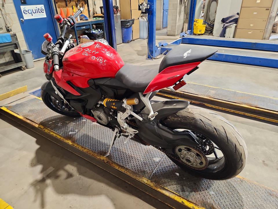 Продаж на аукціоні авто 2022 Ducati Streetfighter, vin: ZDMFAKYW2NB002814, номер лоту: 62741316