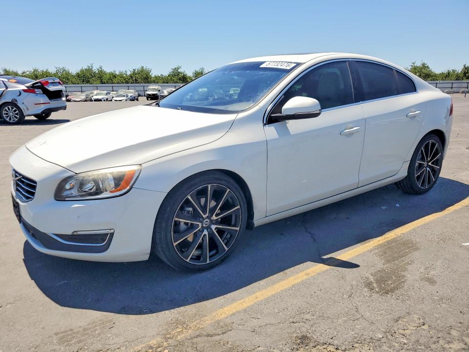 2016 Volvo S60 მანქანა იყიდება აუქციონზე, vin: YV126MFK5G2392490, აუქციონის ნომერი: 57732476