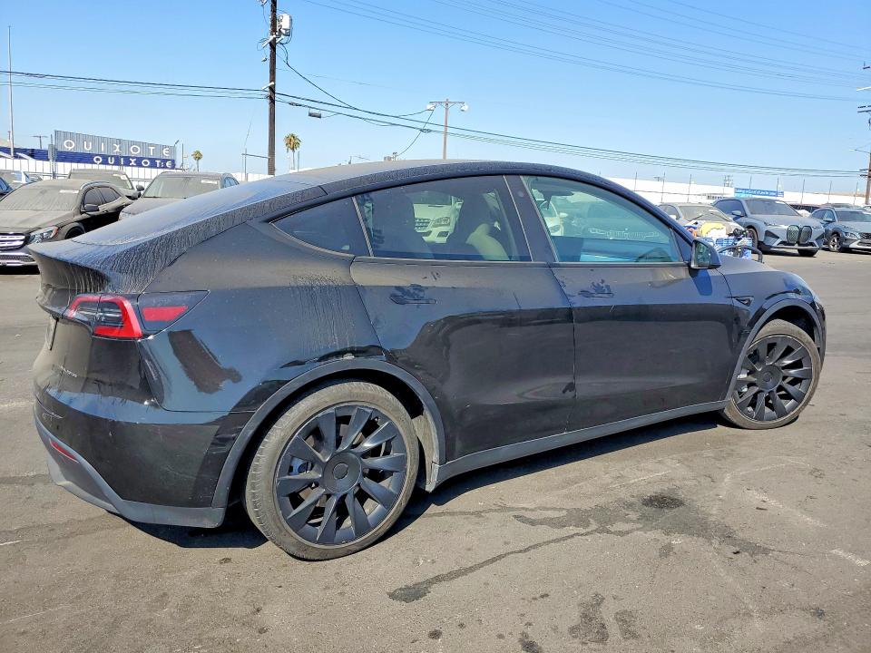 58125126 :رقم المزاد ، 7SAYGAEE6PF664942 vin ، 2023 Tesla Model Y مزاد بيع