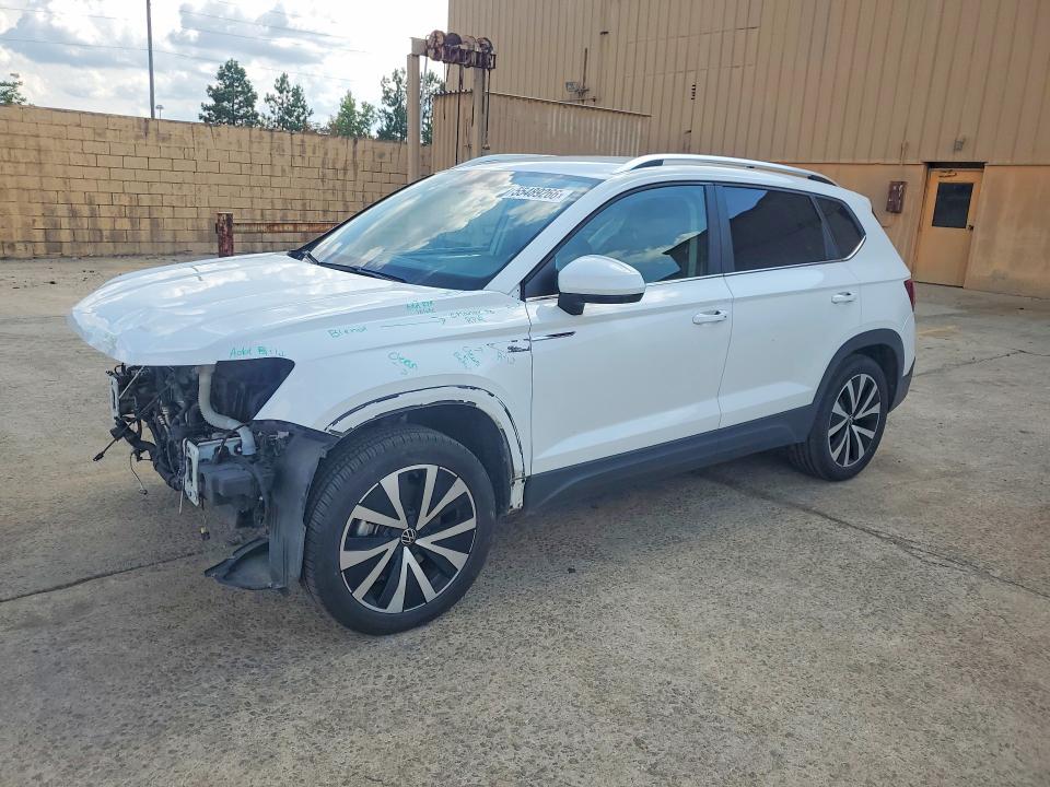 55489266 :رقم المزاد ، 3VVWX7B20NM049041 vin ، 2022 Volkswagen Taos مزاد بيع