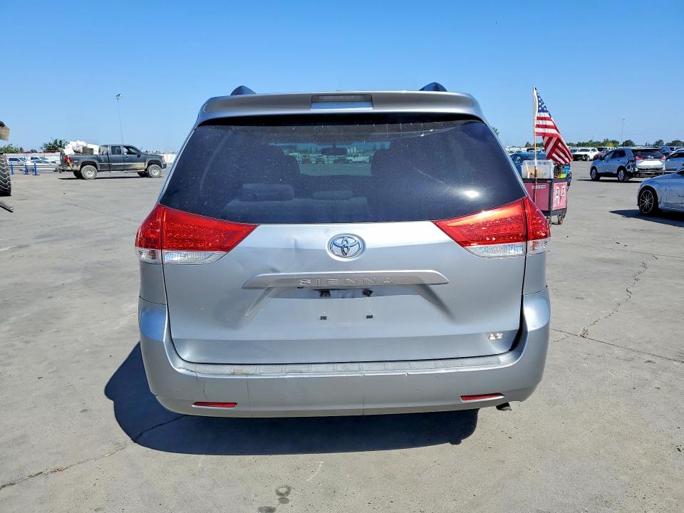 2011 Toyota Sienna მანქანა იყიდება აუქციონზე, vin: 5TDKK3DC9BS081279, აუქციონის ნომერი: 58421896