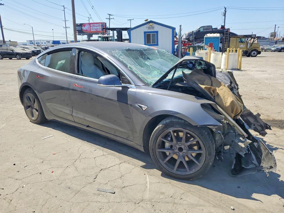 Продажа на аукционе авто 2018 Tesla Model 3, vin: 5YJ3E1EA2JF166660, номер лота: 57433906