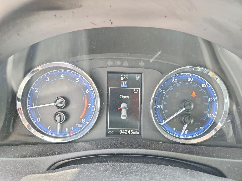 2017 Toyota Corolla მანქანა იყიდება აუქციონზე, vin: 5YFBURHE5HP581577, აუქციონის ნომერი: 55860846