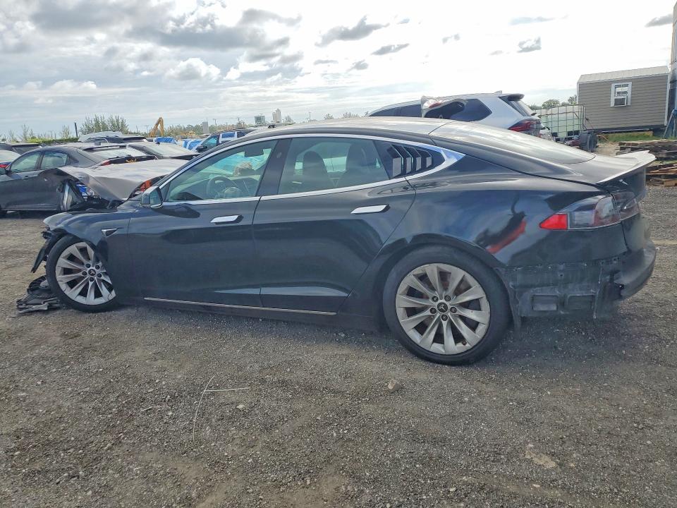 Продажа на аукционе авто 2018 Tesla Model S, vin: 5YJSA1E23JF248719, номер лота: 57010876