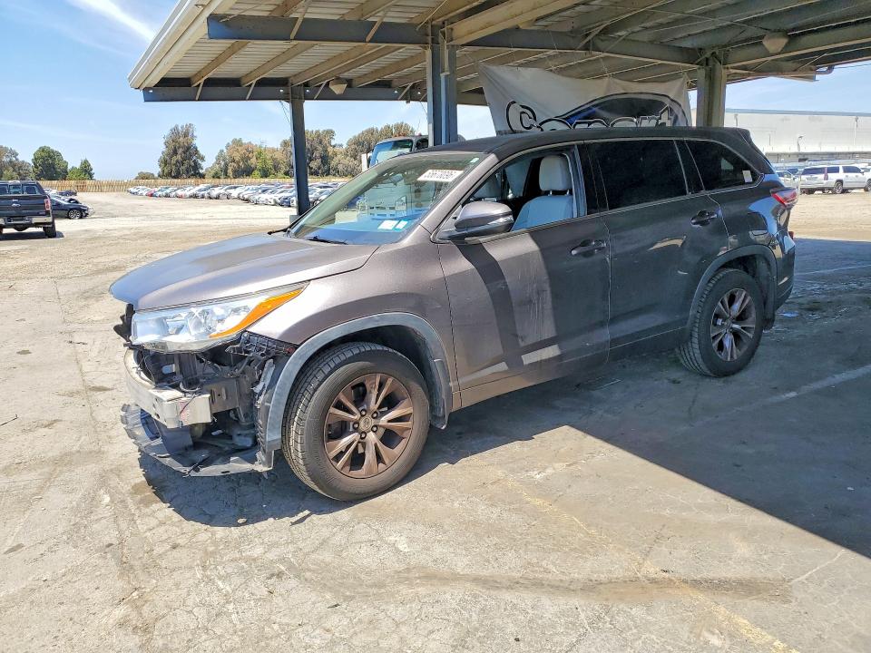 Продажа на аукционе авто 2015 Toyota Highlander, vin: 5TDBKRFH9FS170318, номер лота: 55678096