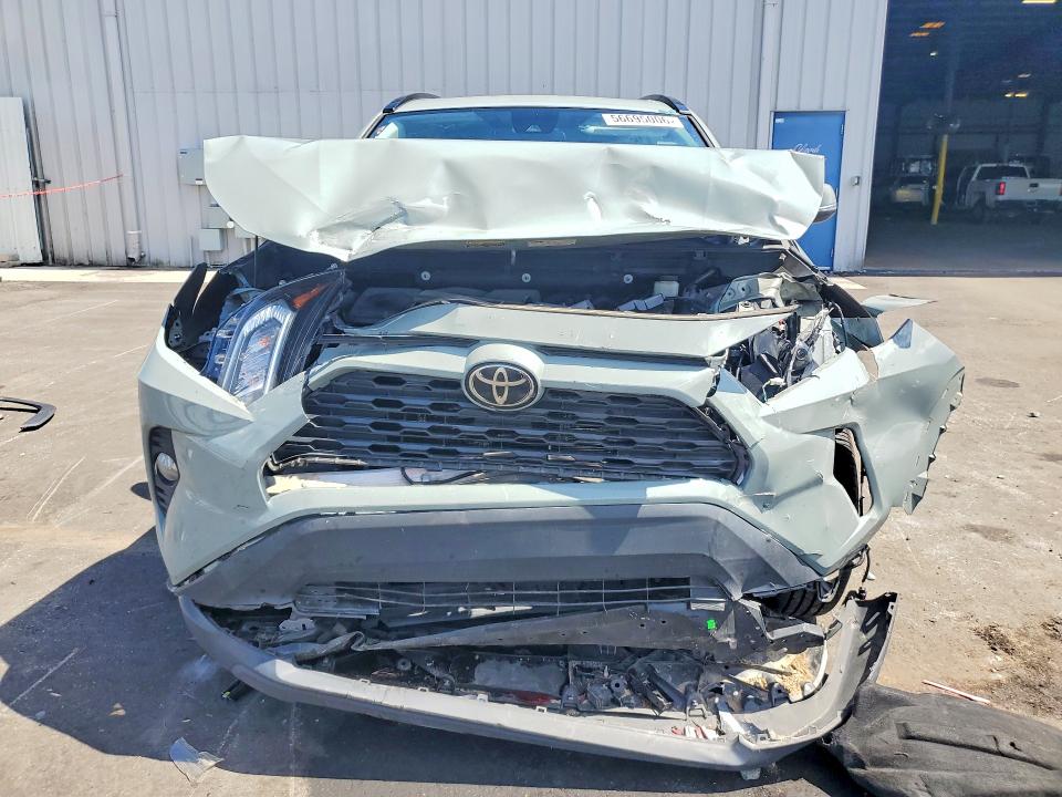 Auction sale of the 2021 Toyota Rav4, vin: 2T3W1RFV0MW136984, lot number: 56695006