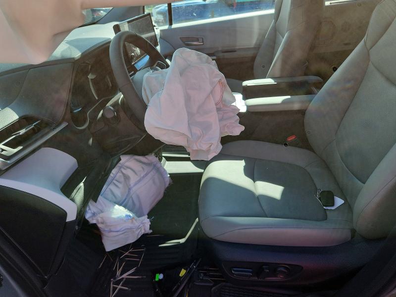 56975226 :رقم المزاد ، 5TDYSKFC1TS254859 vin ، 2026 Toyota Sienna مزاد بيع