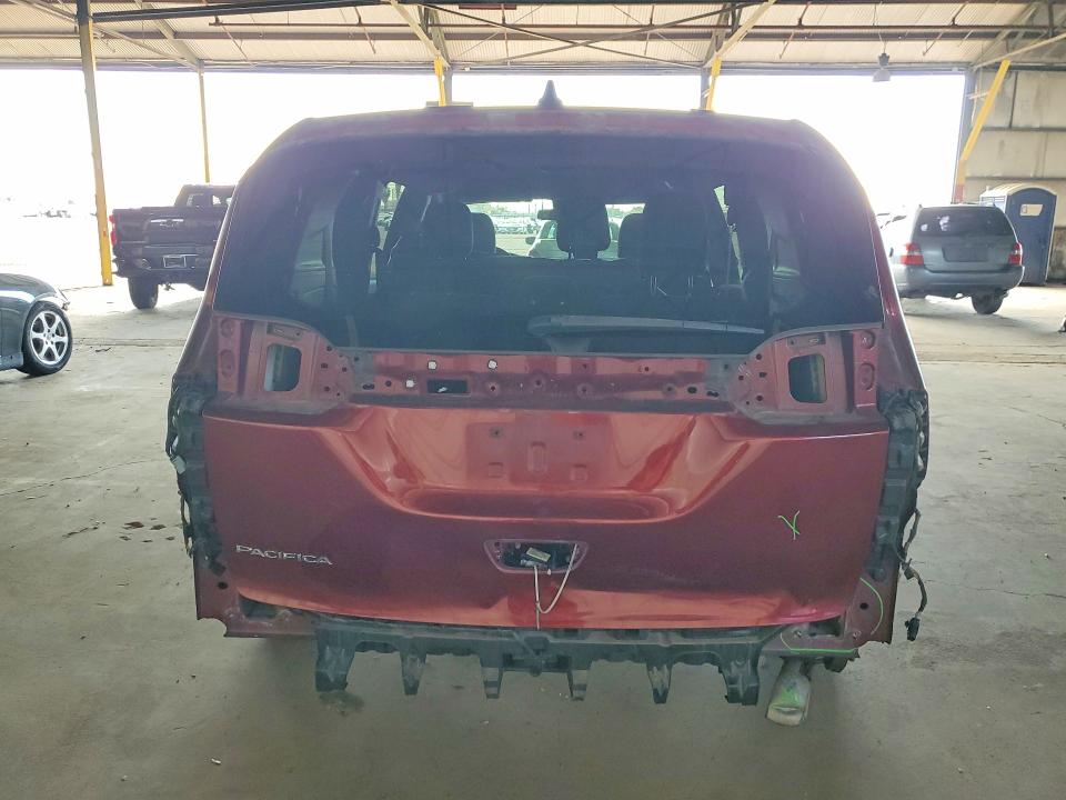 58333746 :رقم المزاد ، 2C4RC1AG4JR101663 vin ، 2018 Chrysler Pacifica مزاد بيع