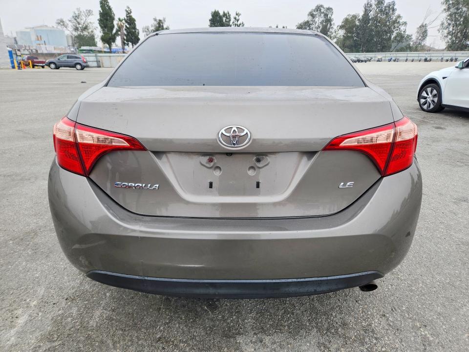 58312386 :رقم المزاد ، 2T1BURHE1JC099579 vin ، 2018 Toyota Corolla مزاد بيع