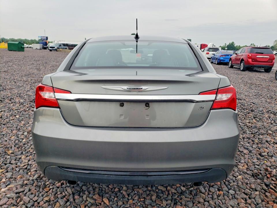 55867766 :رقم المزاد ، 1C3CCBHG6CN139823 vin ، 2012 Chrysler 200 مزاد بيع