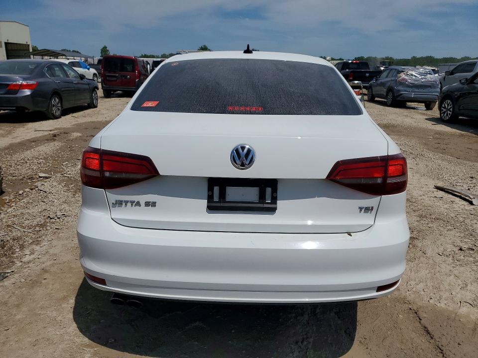 55723986 :رقم المزاد ، 3VWDB7AJ3JM260142 vin ، 2018 Volkswagen Jetta مزاد بيع