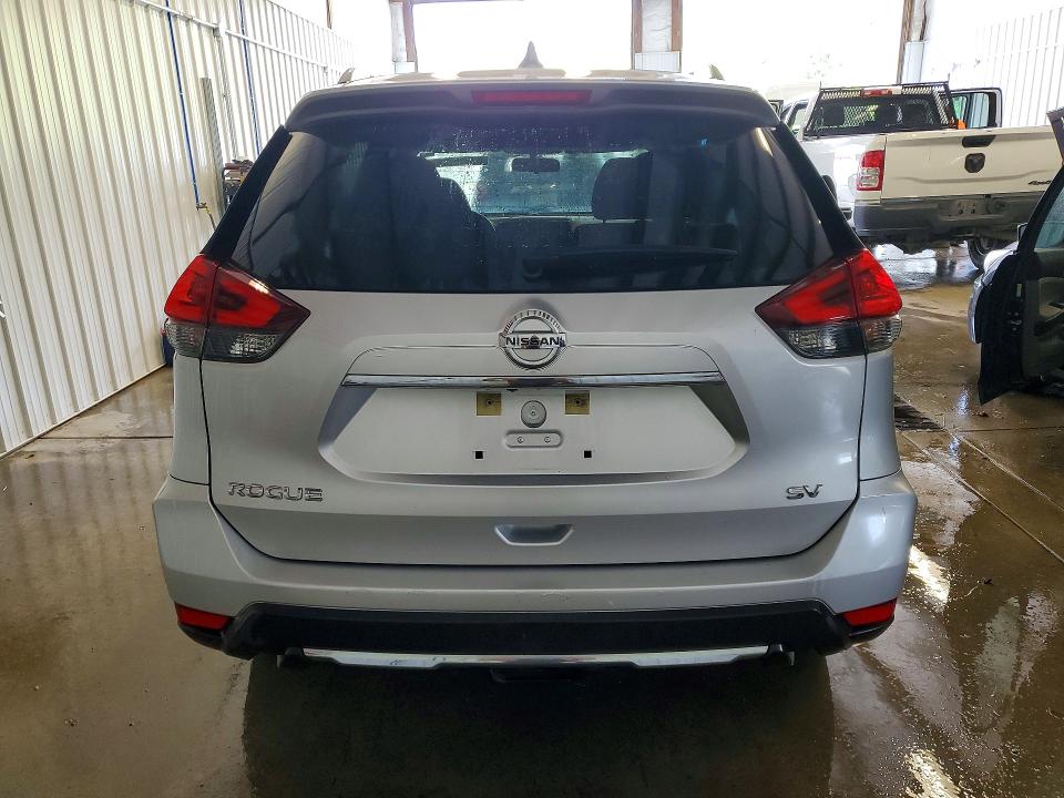 57819726 :رقم المزاد ، KNMAT2MT5JP533028 vin ، 2018 Nissan Rogue مزاد بيع