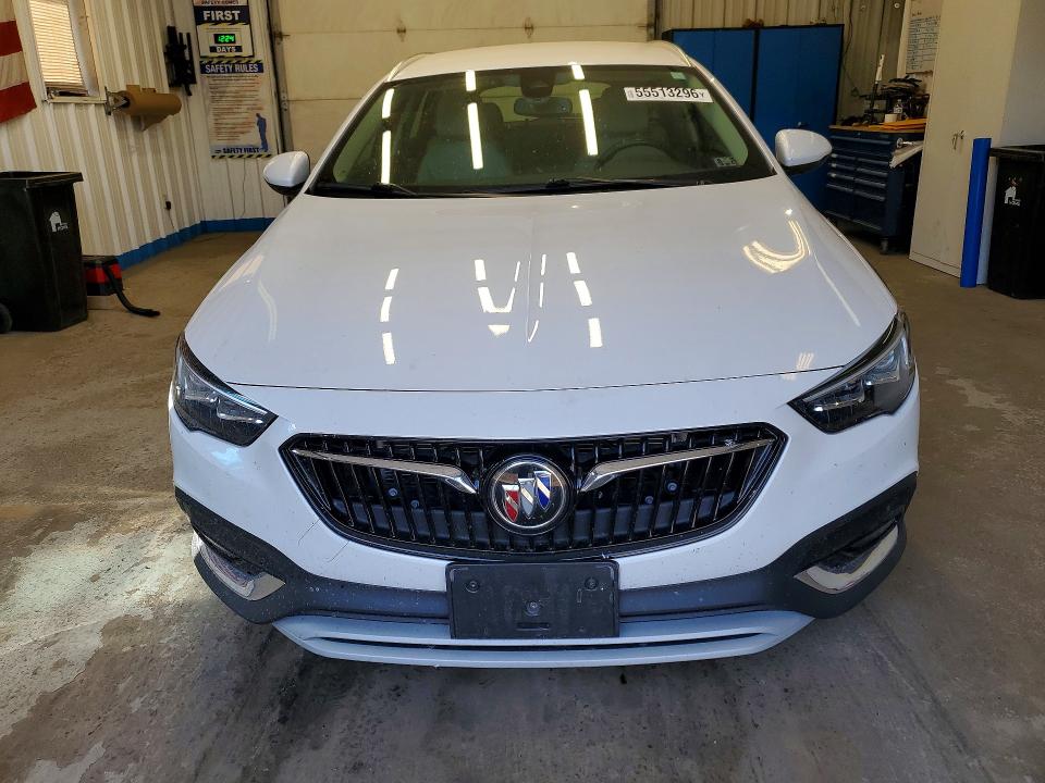 55513296 :رقم المزاد ، W04GV8SXXK1023754 vin ، 2019 Buick Regal Tourx مزاد بيع