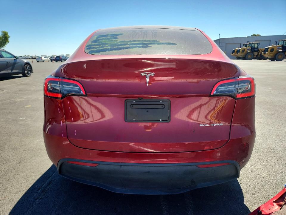 2024 Tesla Model Y მანქანა იყიდება აუქციონზე, vin: 7SAYGAEE2RF048304, აუქციონის ნომერი: 56860316