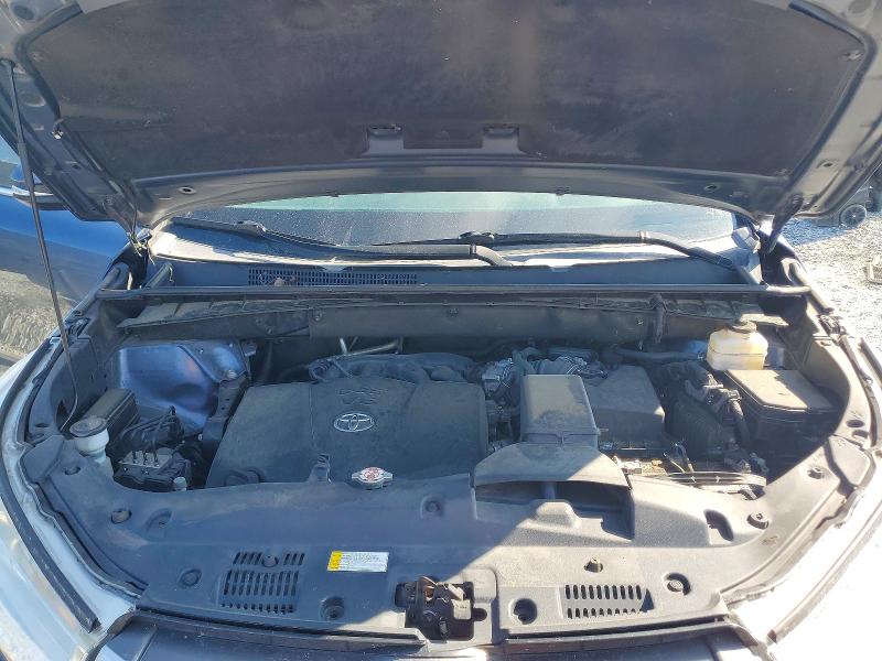 55636346 :رقم المزاد ، 5TDZZRFH5KS347290 vin ، 2019 Toyota Highlander مزاد بيع