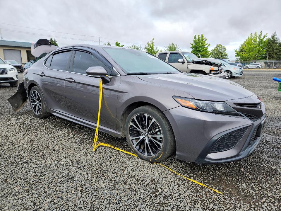 58711746 :رقم المزاد ، 4T1G11AK9NU656002 vin ، 2022 Toyota Camry مزاد بيع
