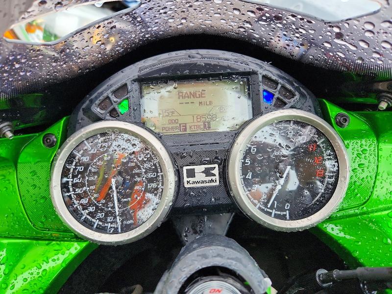 58554046 :رقم المزاد ، JKBZXNE12CA004735 vin ، 2012 Kawasaki Zx1400 مزاد بيع
