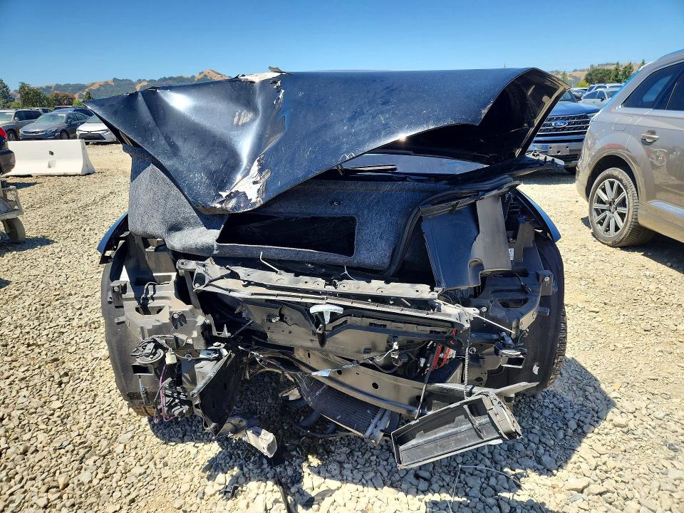 Продажа на аукционе авто 2018 Tesla Model X, vin: 5YJXCBE23JF100107, номер лота: 55827316
