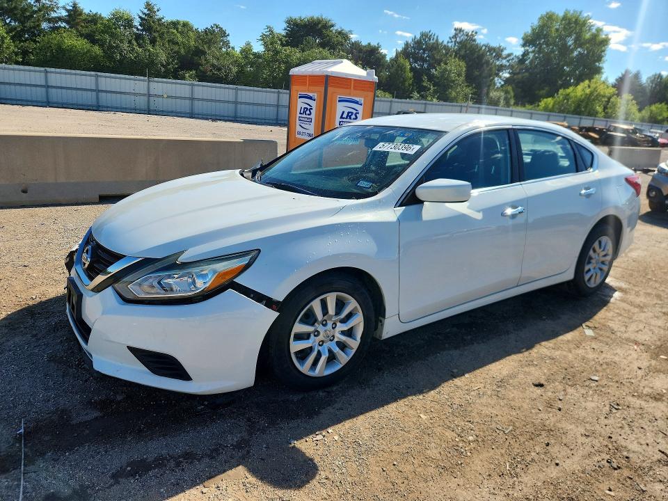 2016 Nissan Altima მანქანა იყიდება აუქციონზე, vin: 1N4AL3AP1GN347767, აუქციონის ნომერი: 57730396