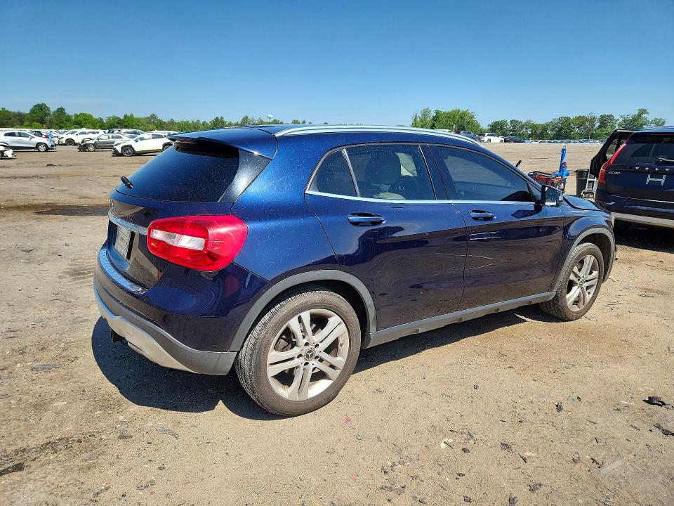 56821796 :رقم المزاد ، WDCTG4EB5JJ454762 vin ، 2018 Mercedes-benz Gla مزاد بيع