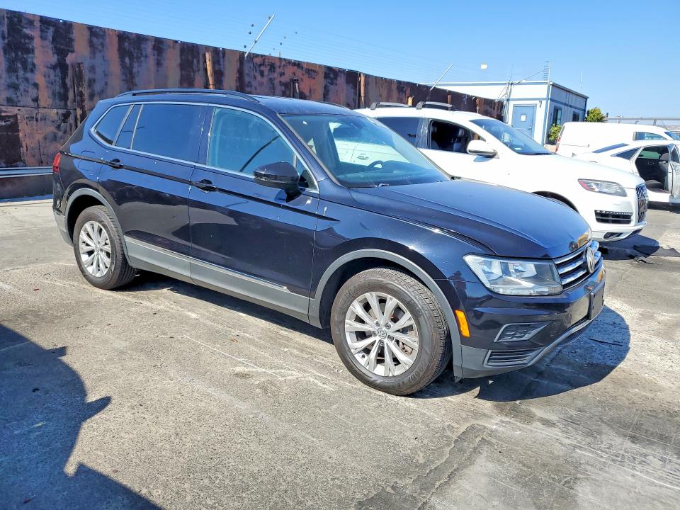58832596 :رقم المزاد ، 3VV3B7AX9JM214416 vin ، 2018 Volkswagen Tiguan مزاد بيع