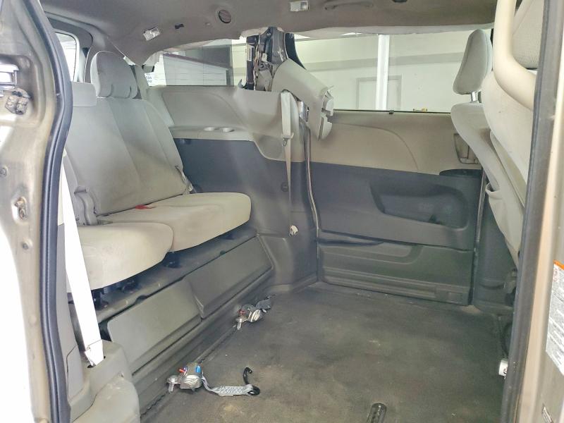 Продажа на аукционе авто 2015 Toyota Sienna, vin: 5TDKK3DC8FS627771, номер лота: 55572736