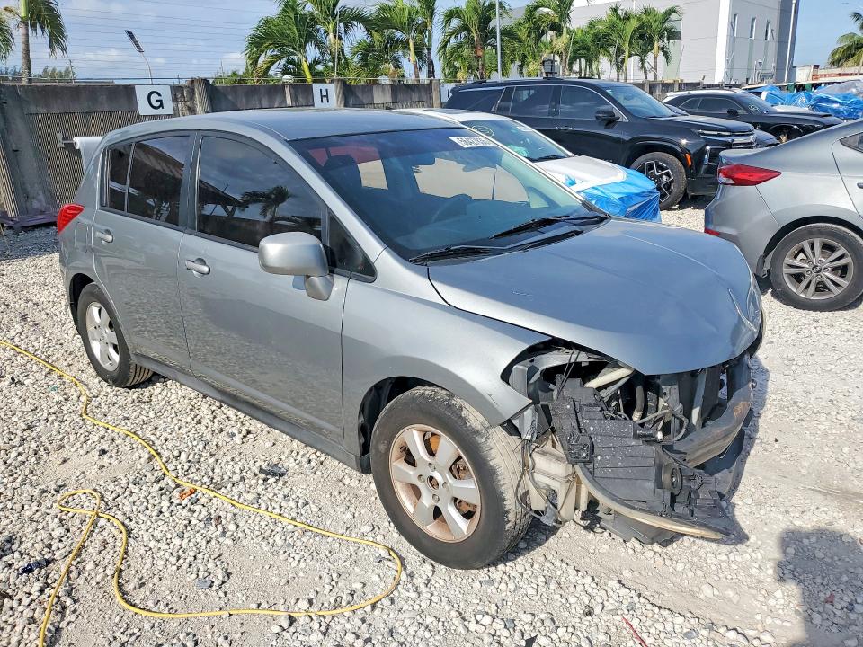 56427836 :رقم المزاد ، 3N1BC13E98L390238 vin ، 2008 Nissan Versa مزاد بيع
