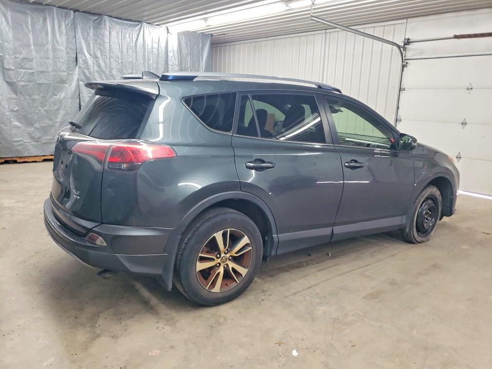 2017 Toyota Rav4 მანქანა იყიდება აუქციონზე, vin: JTMRFREV7HD201638, აუქციონის ნომერი: 55623506