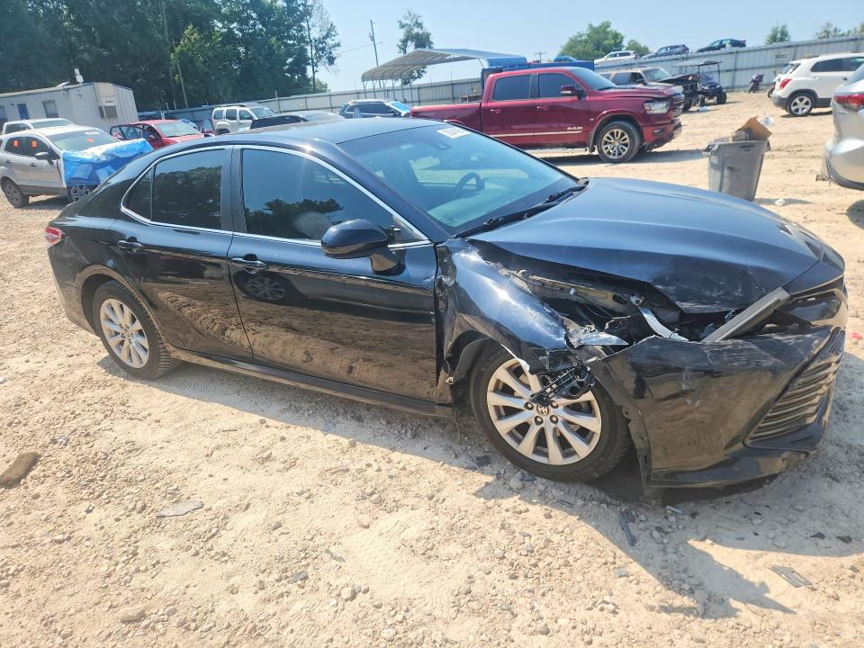 59244396 :رقم المزاد ، 4T1C11AK9LU975847 vin ، 2020 Toyota Camry مزاد بيع